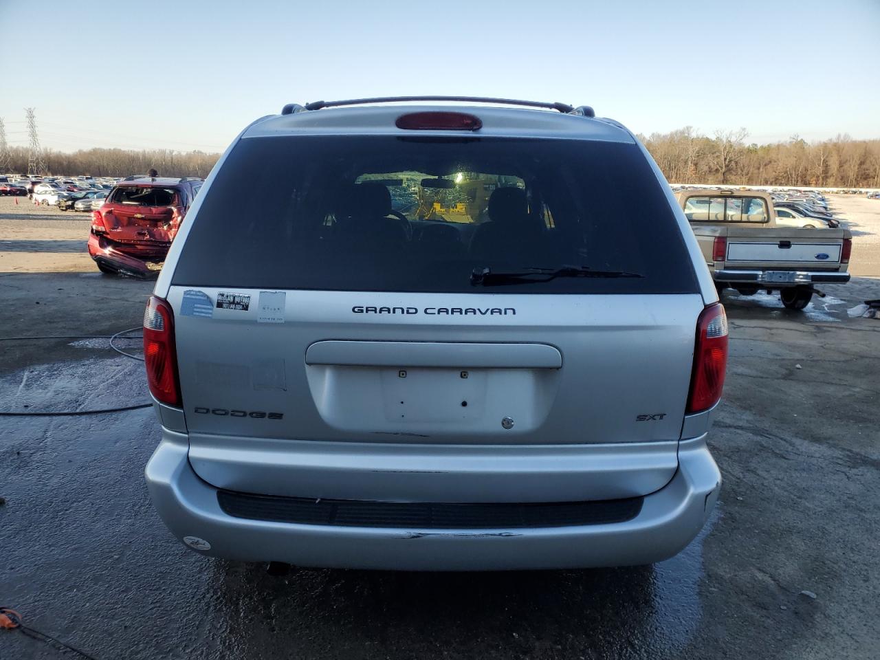 2007 Dodge Caravan VIN 2D4GP44L97R146471 Copart auction photo, front end / side damage thumbnail 6