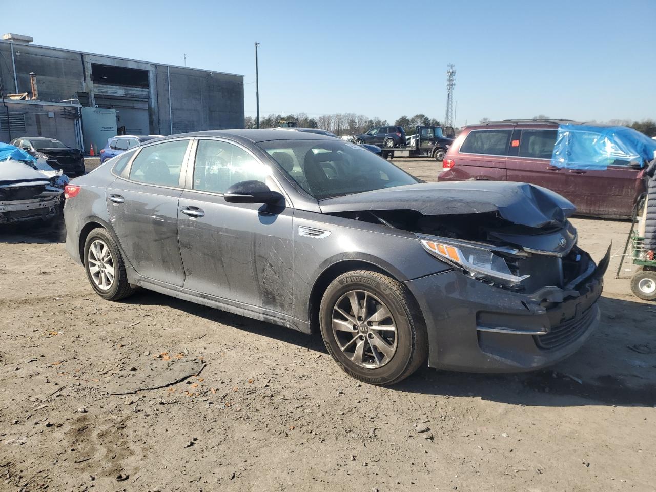 2017 KIA Optima VIN 5XXGT4L37HG135943 Copart auction photo, front end / minor dent/scratches damage thumbnail 4