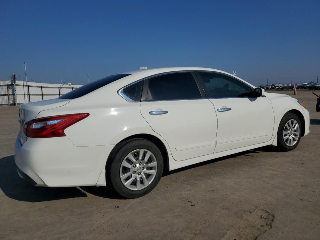 2017 Nissan Altima VIN 1N4AL3AP2HC219180 Copart auction photo, front end / undercarriage damage thumbnail 3