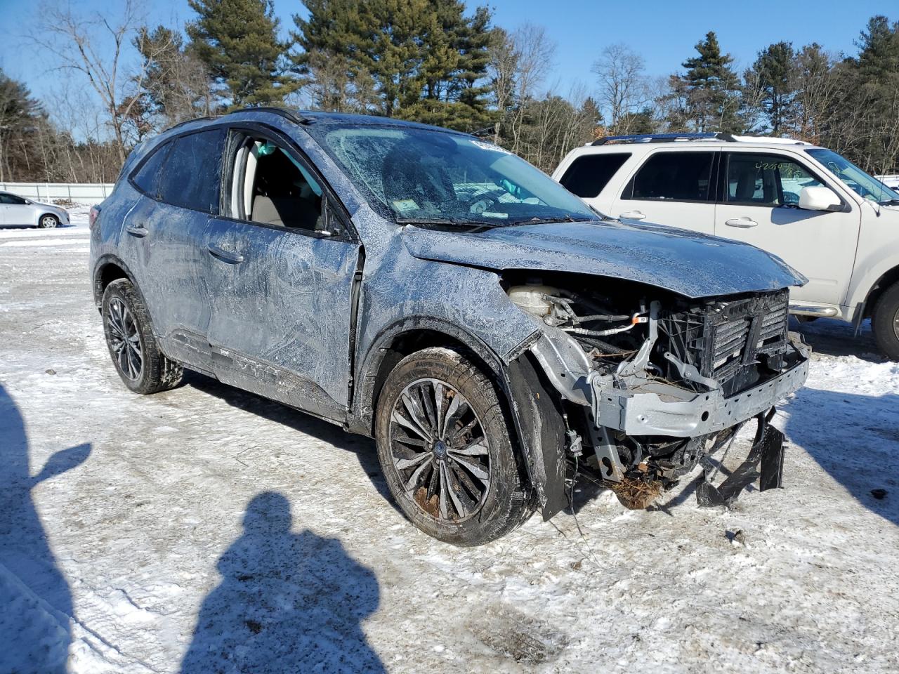 2022 Ford Escape VIN 1FMCU9G69NUB51320 Copart auction photo, rollover damage thumbnail 4
