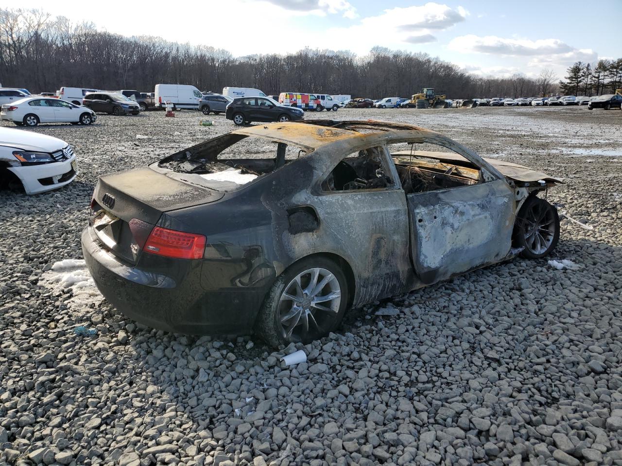 2013 Audi A5 VIN WAUCFAFR8DA041965 Copart auction photo, burn - interior / burn - engine damage thumbnail 3
