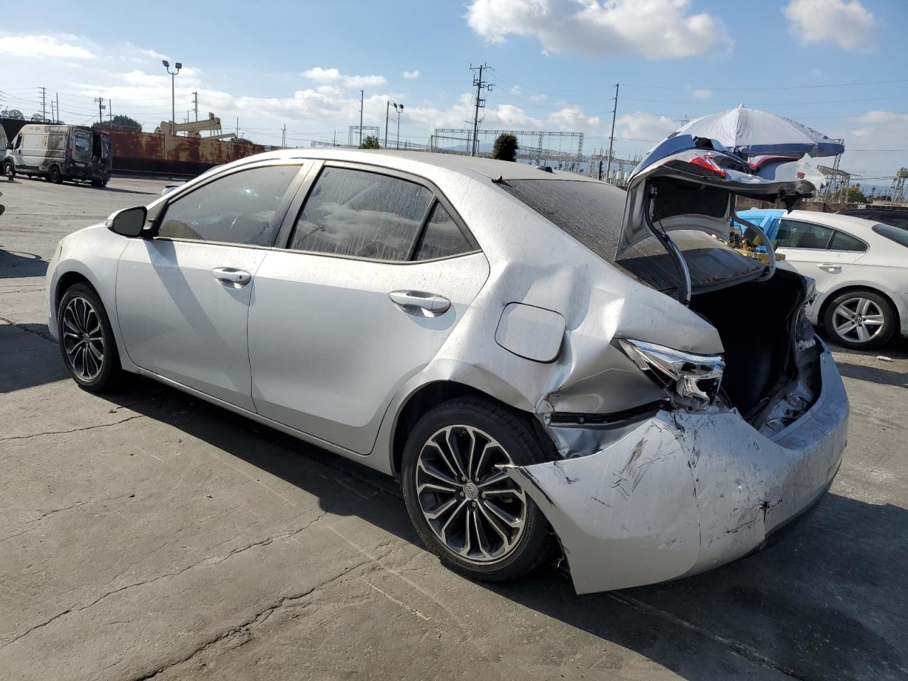2015 Toyota Corolla VIN 5YFBURHE1FP318368 Copart auction photo, rear end damage thumbnail 2