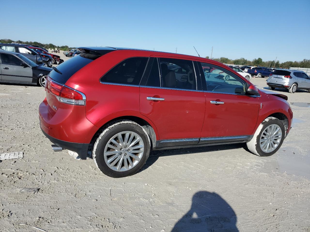 2011 Lincoln MKX VIN 2LMDJ6JK7BBJ21725 Copart auction photo, front end damage thumbnail 3