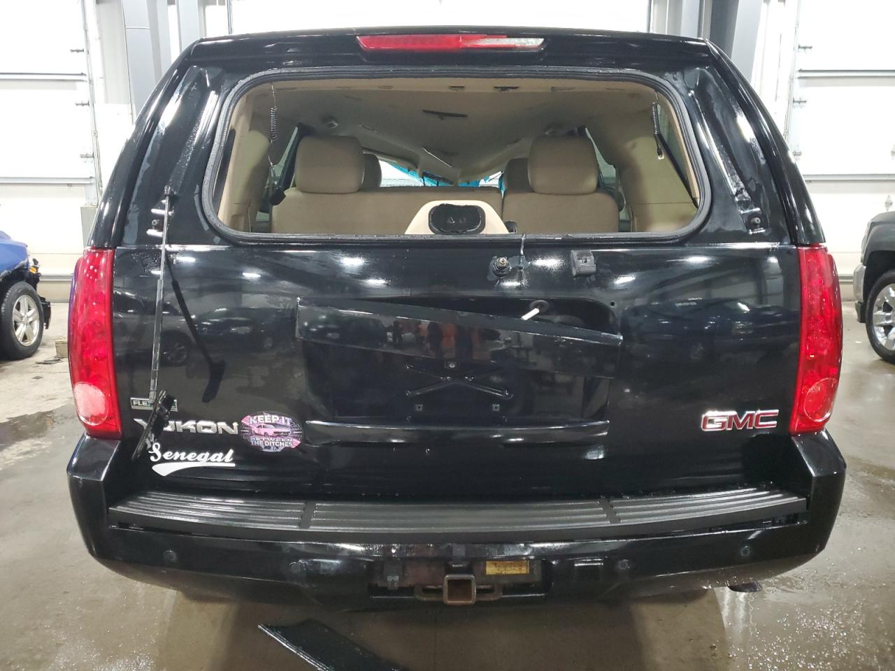 2011 GMC Yukon VIN 1GKS2CE0XBR368931 Copart auction photo, top/roof / front end damage thumbnail 6