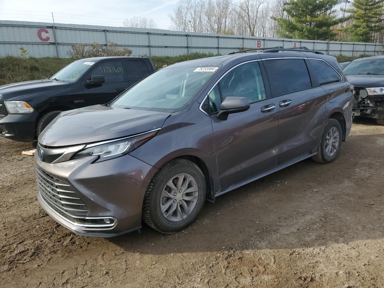 2022 Toyota Sienna VIN 5TDYRKEC2NS095642