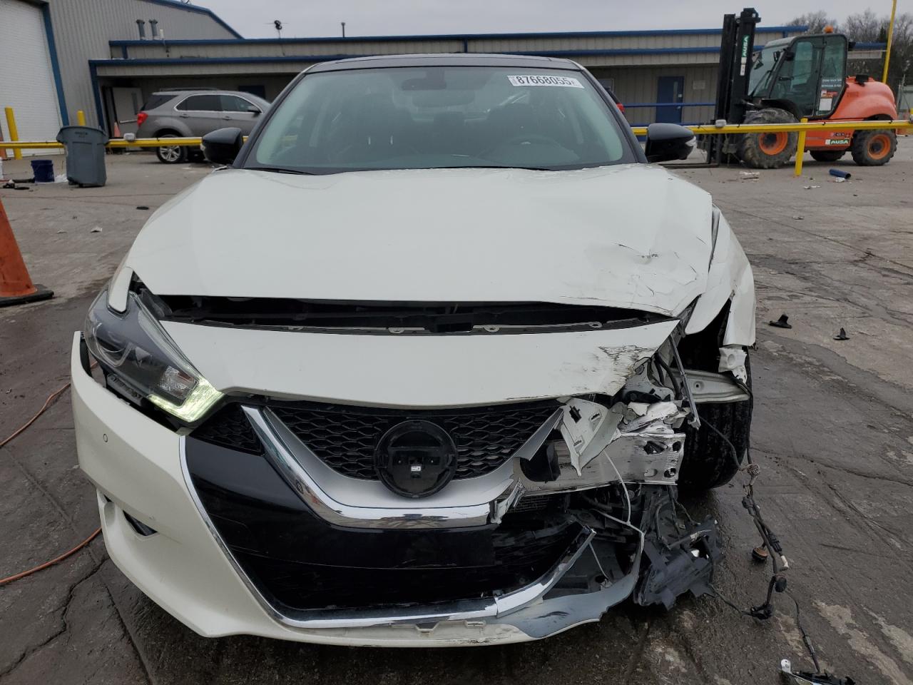 2017 Nissan Maxima VIN 1N4AA6AP8HC395089 Copart auction photo, front end damage thumbnail 5