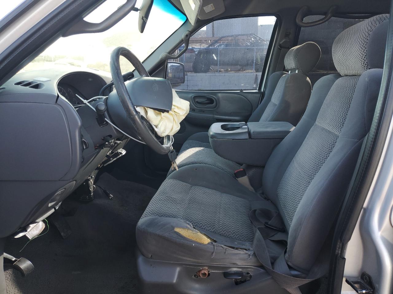 2002 Ford F-150 VIN 1FTRW08L12KA86849 Copart auction photo, side / rear end damage thumbnail 7