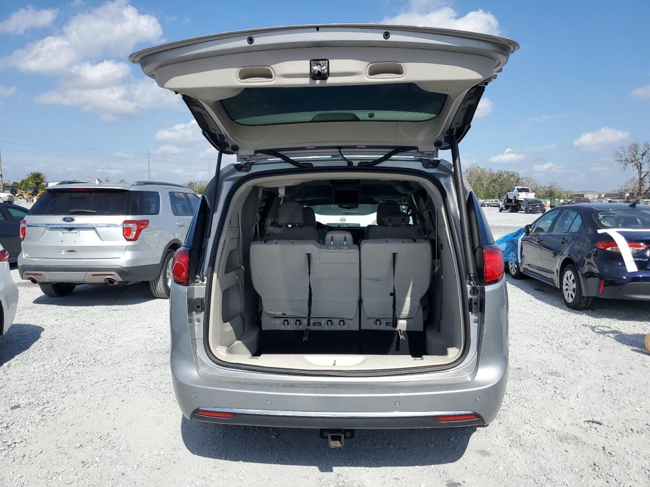 2017 Chrysler Pacifica VIN 2C4RC1BG1HR708418 Copart auction photo, undercarriage damage thumbnail 6