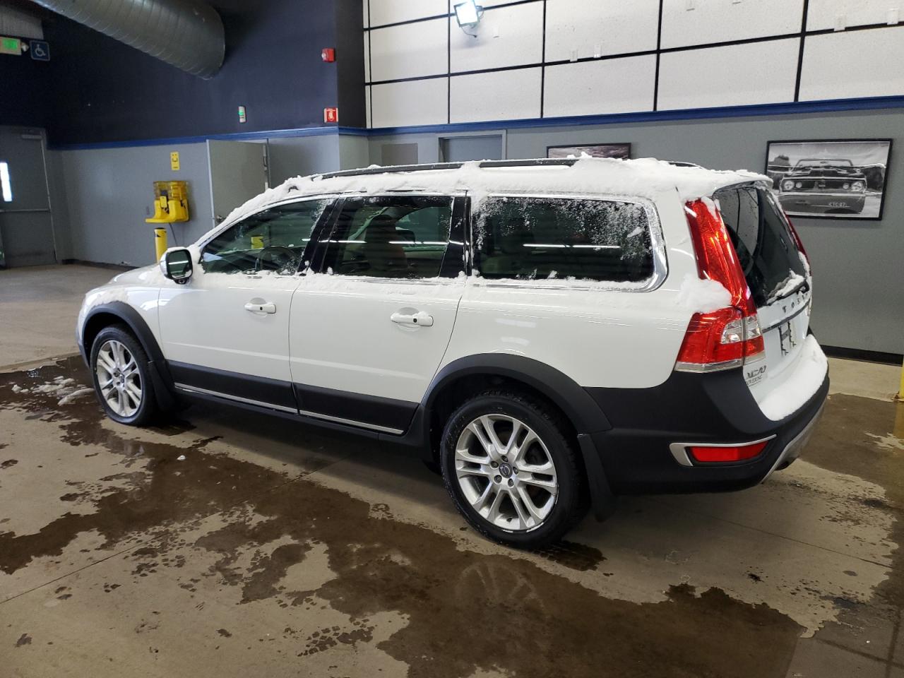 2016 Volvo XC70 VIN YV4612NM6G1245210 Copart auction photo, minor dent/scratches damage thumbnail 2