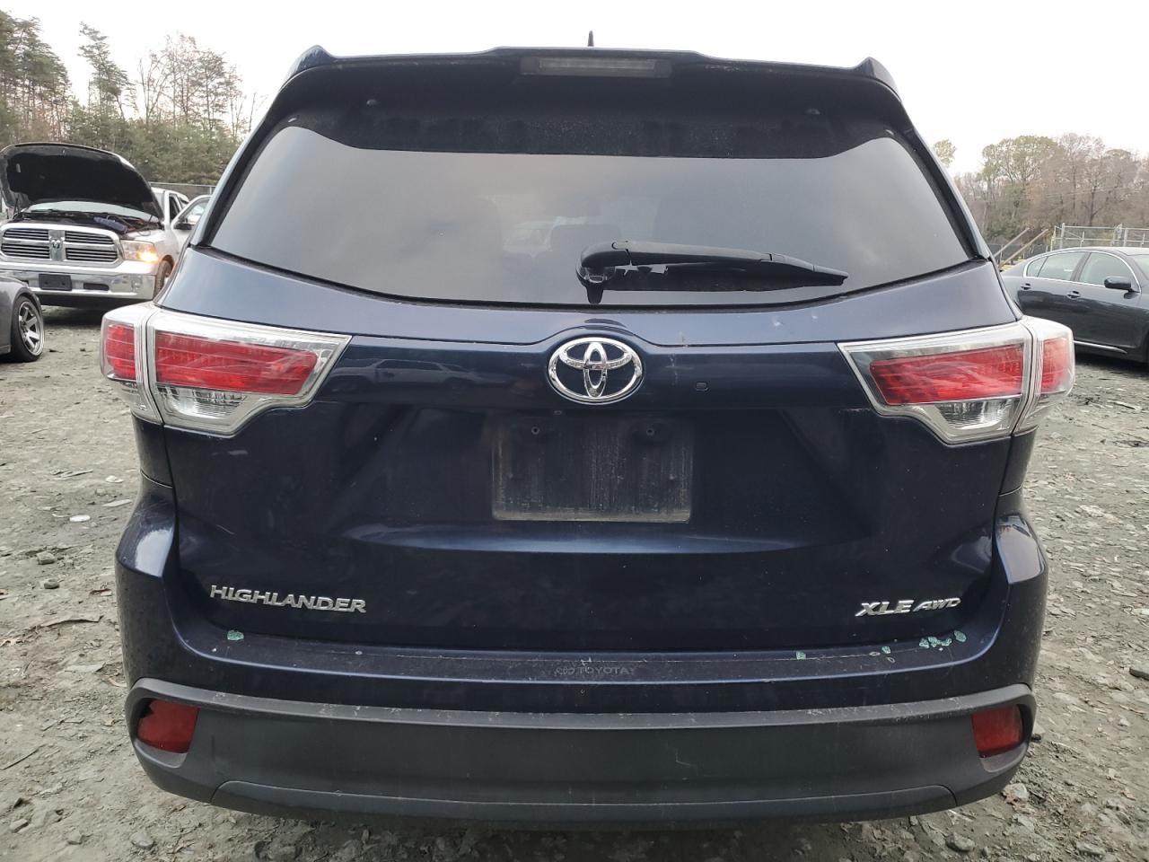 2016 Toyota Highlander VIN 5TDJKRFH7GS304045 Copart auction photo, front end damage thumbnail 6