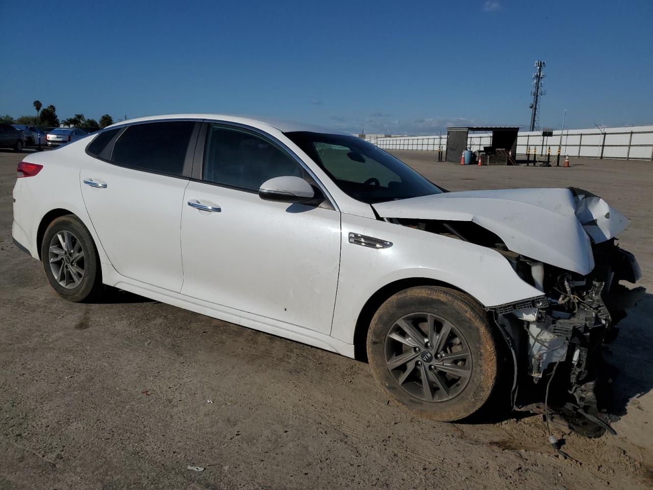2019 KIA Optima VIN 5XXGT4L38KG281551 Copart auction photo, front end / rear end damage thumbnail 4