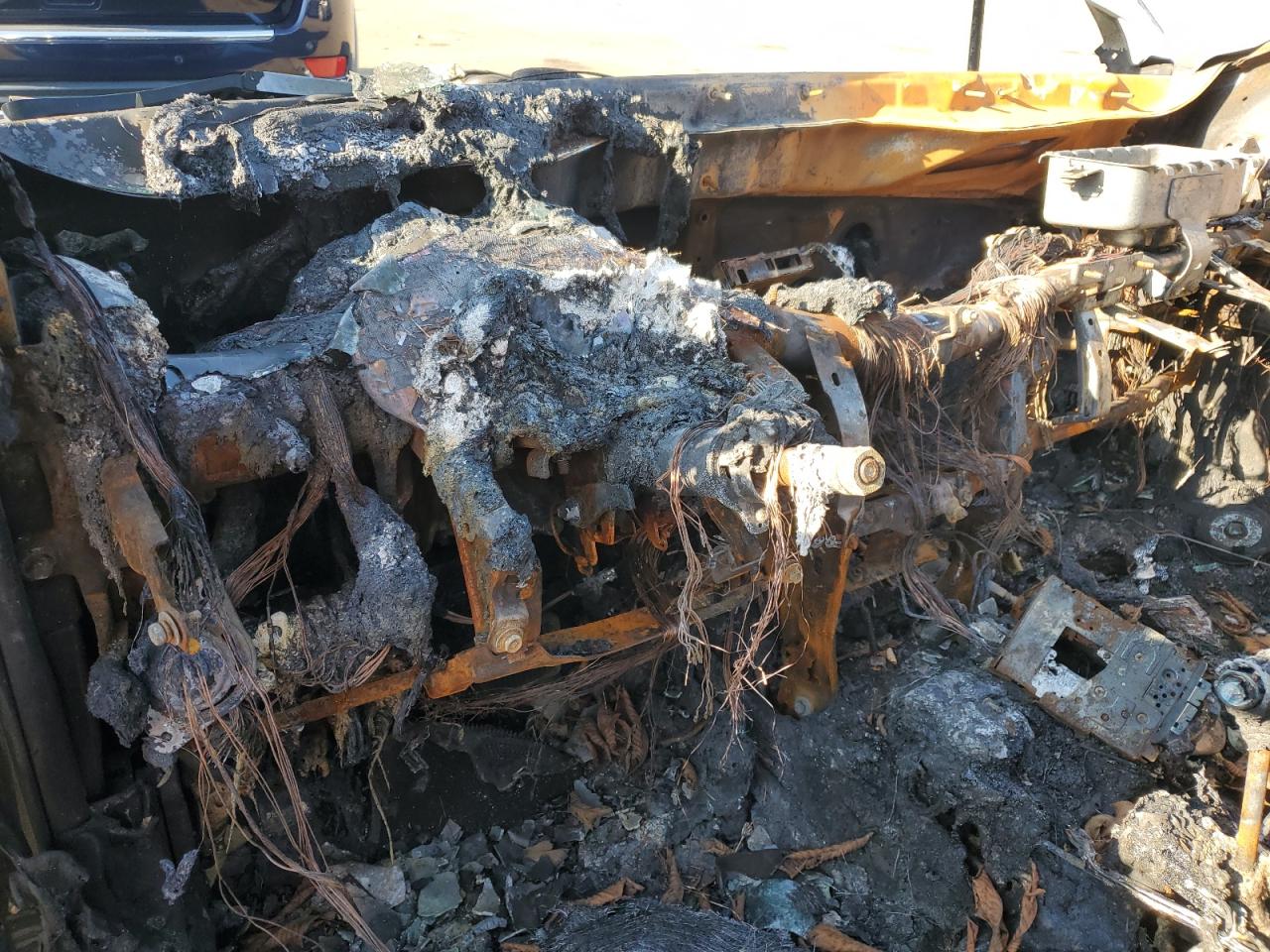 2014 KIA Cadenza VIN KNALN4D76E5131857 Copart auction photo, burn damage thumbnail 9