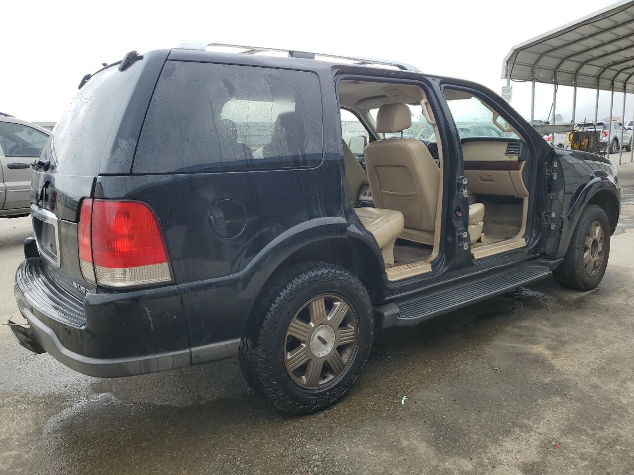 2005 Lincoln Aviator VIN 5LMEU88H95ZJ08129 Copart auction photo, stripped damage thumbnail 3