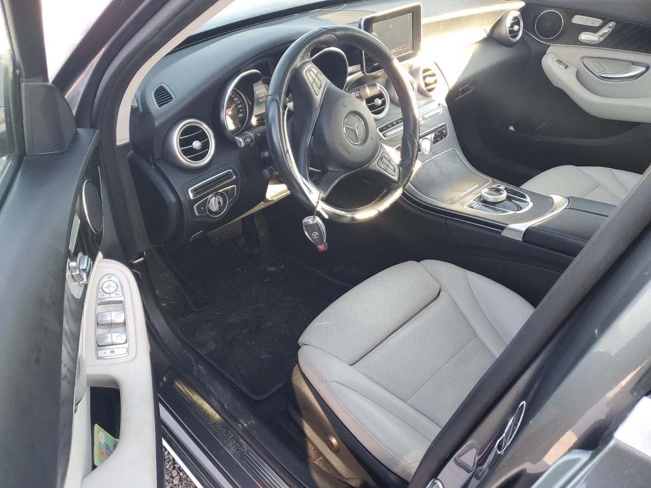 2017 Mercedes-Benz C-klasse VIN 55SWF4KBXHU210681 Copart auction photo, front end / rear end damage thumbnail 8