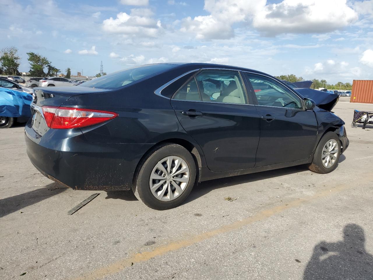 2017 Toyota Camry VIN 4T1BF1FK2HU452084 Copart auction photo, front end / side damage thumbnail 3
