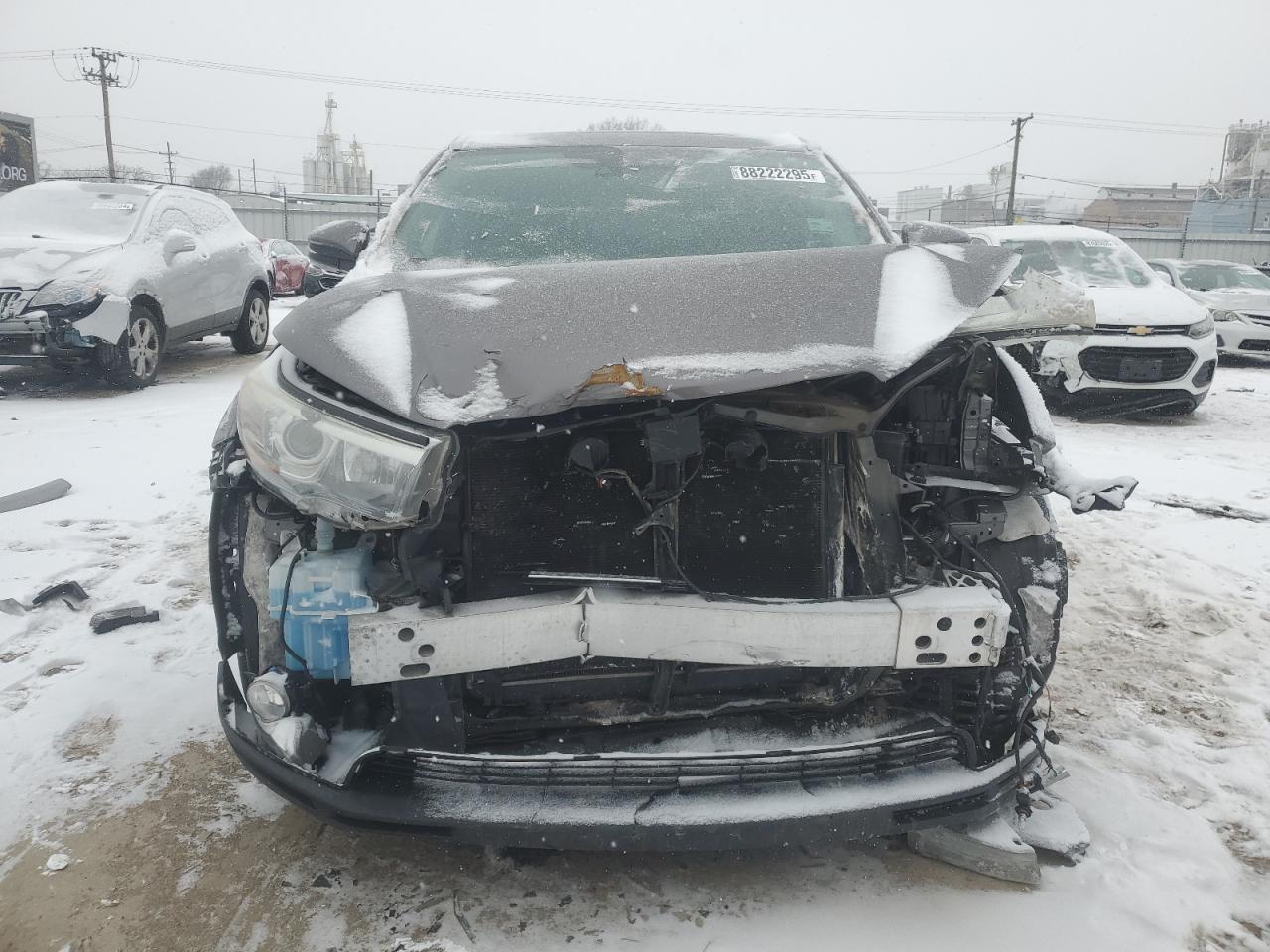 2015 Toyota Highlander VIN 5TDYKRFH0FS082168 Copart auction photo, front end / minor dent/scratches damage thumbnail 5