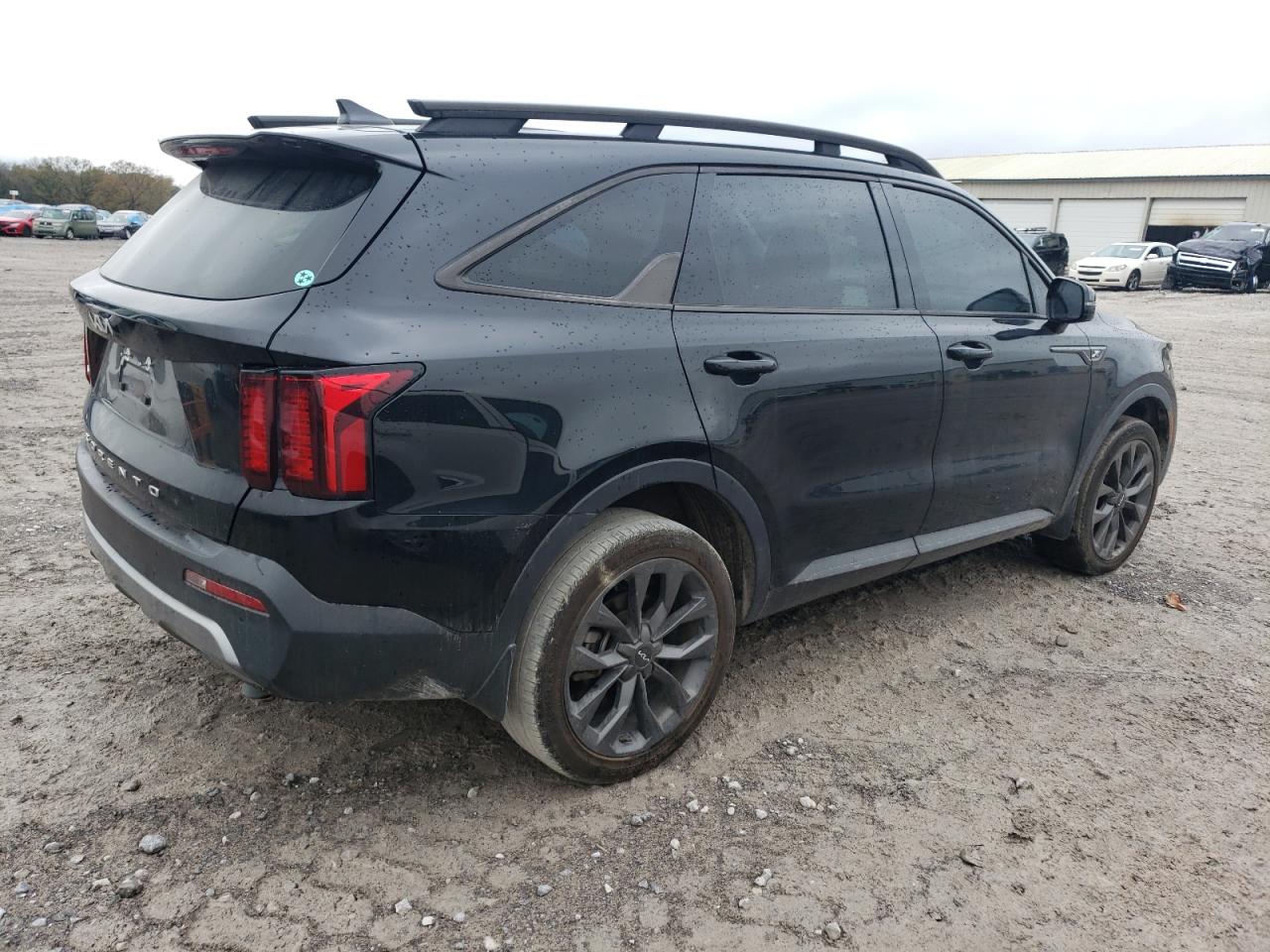 2022 KIA Sorento VIN 5XYRHDLF0NG120261 Copart auction photo, front end / minor dent/scratches damage thumbnail 3