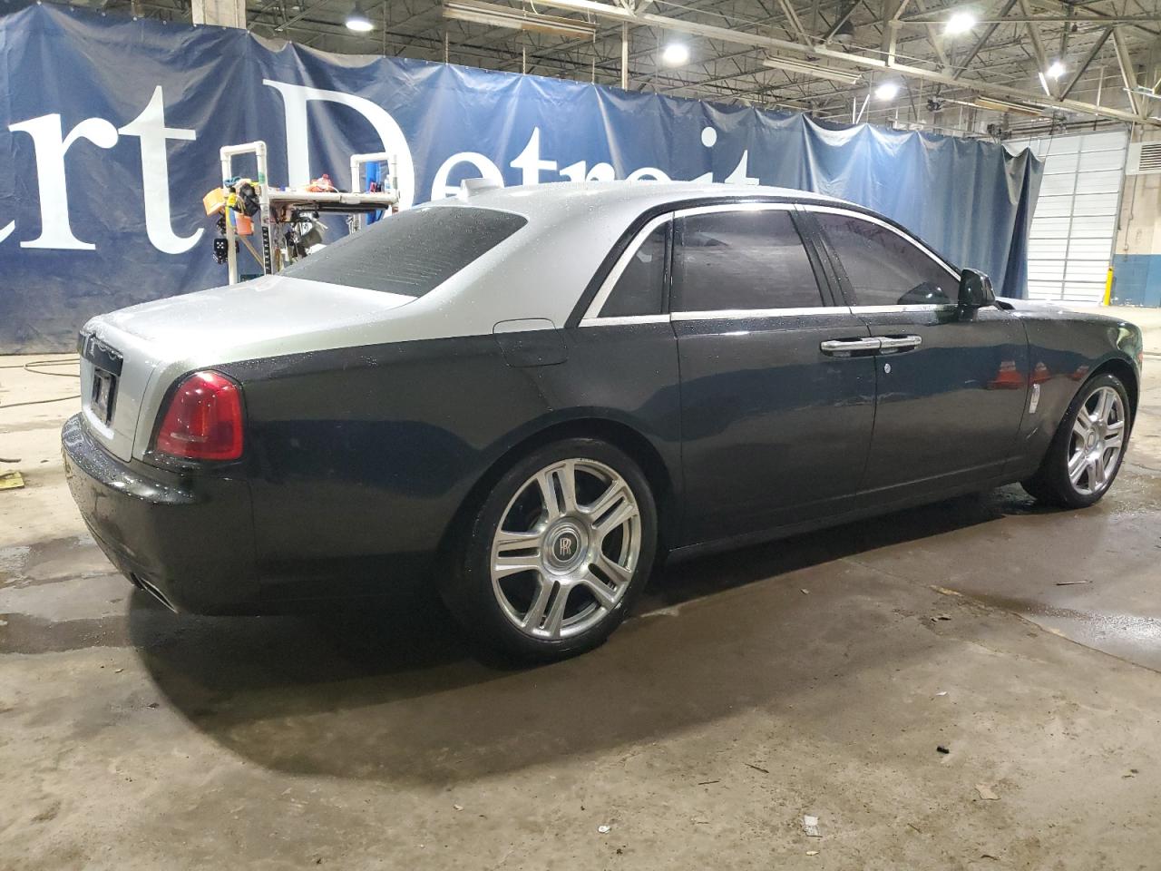 2018 Rolls-Royce Ghost VIN SCA664S50JUX54364 Copart auction photo, minor dent/scratches damage thumbnail 3