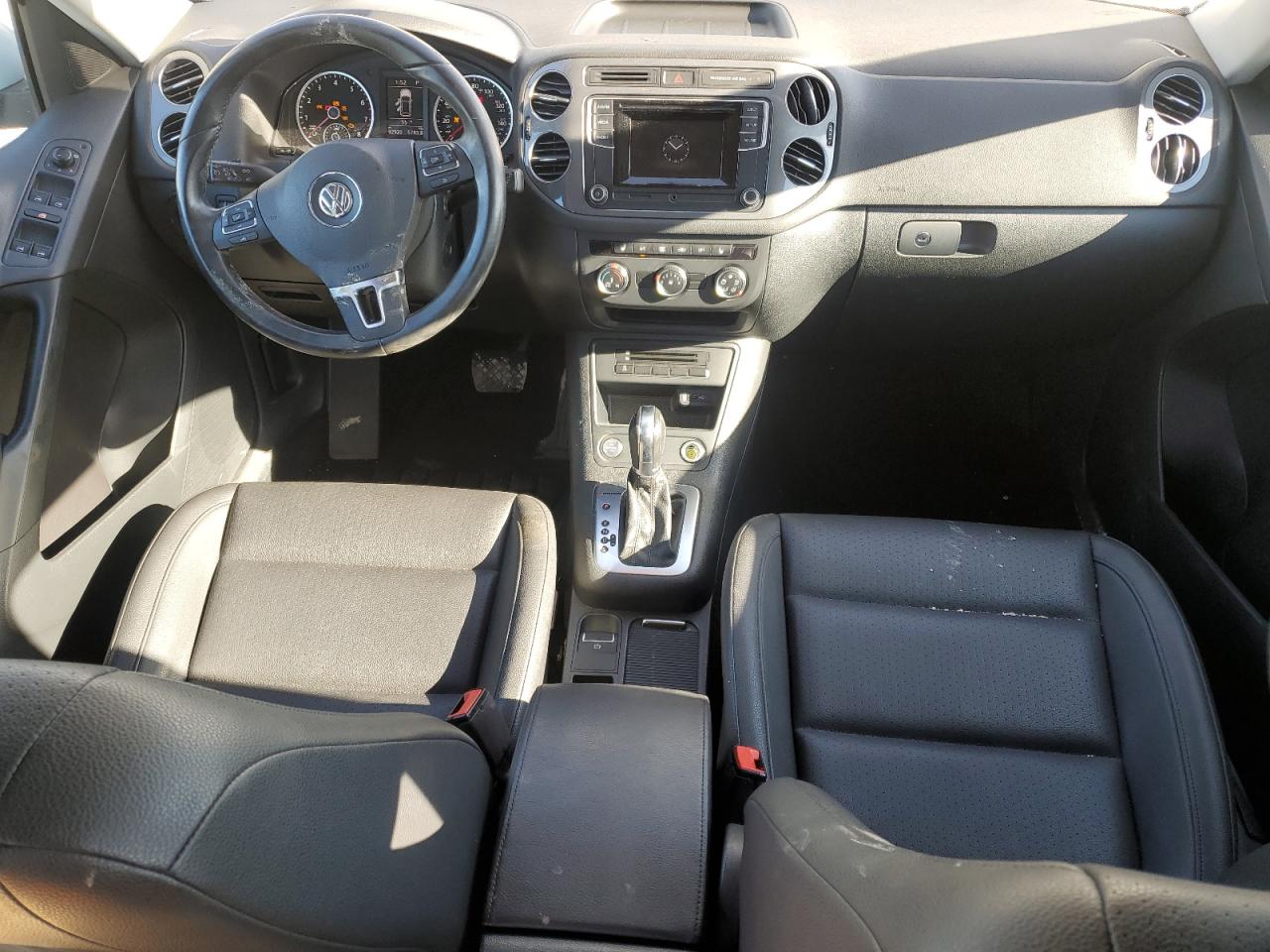 2016 Volkswagen Tiguan VIN WVGBV7AX1GW572017 Copart auction photo, front end / mechanical damage thumbnail 8
