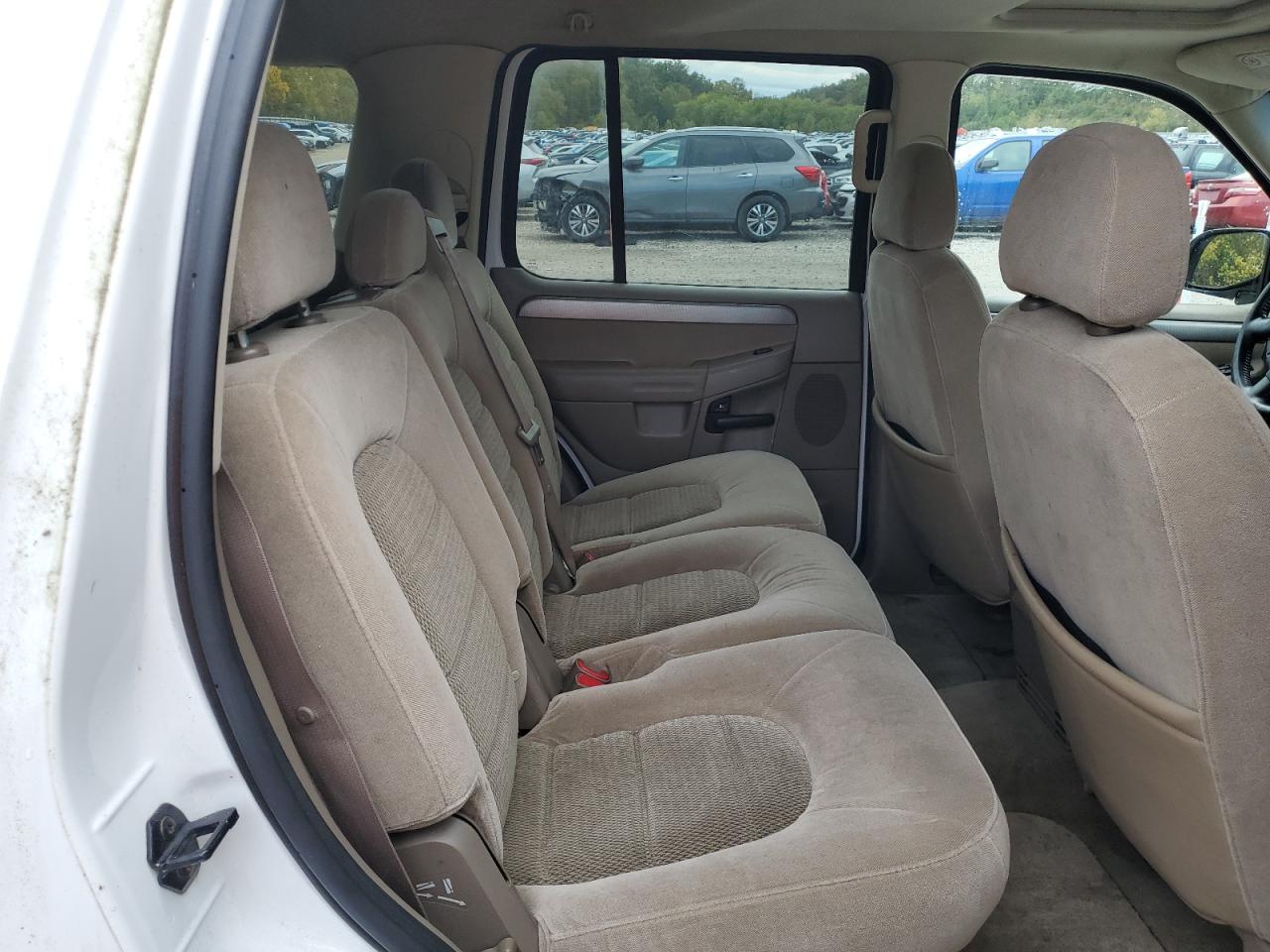 2004 Ford Explorer VIN 1FMZU73W44UA81325 Copart auction photo, front end damage thumbnail 11