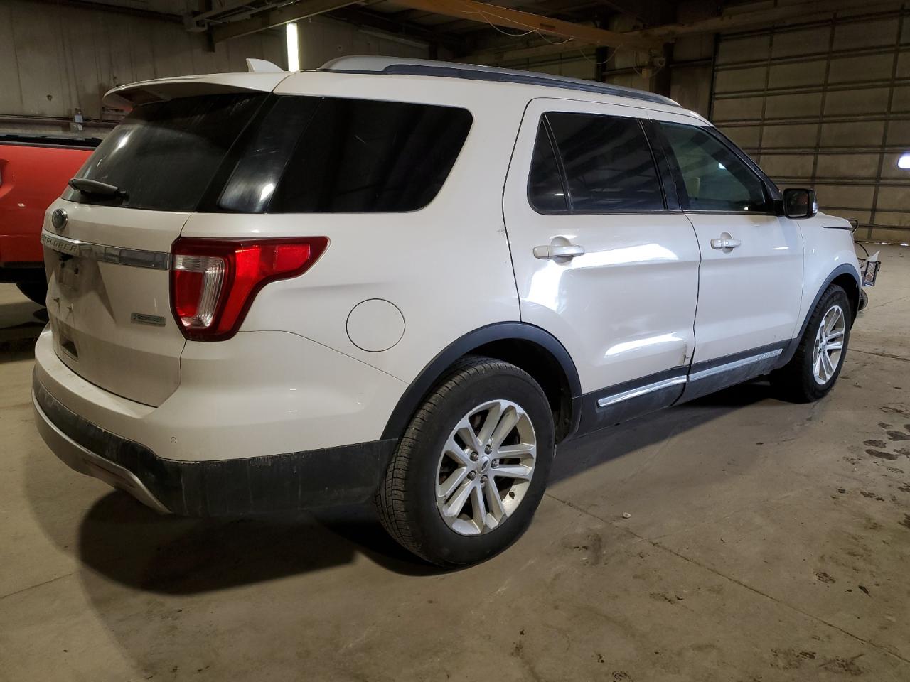 2017 Ford Explorer VIN 1FM5K7DH7HGC04639 Copart auction photo, front end / minor dent/scratches damage thumbnail 3