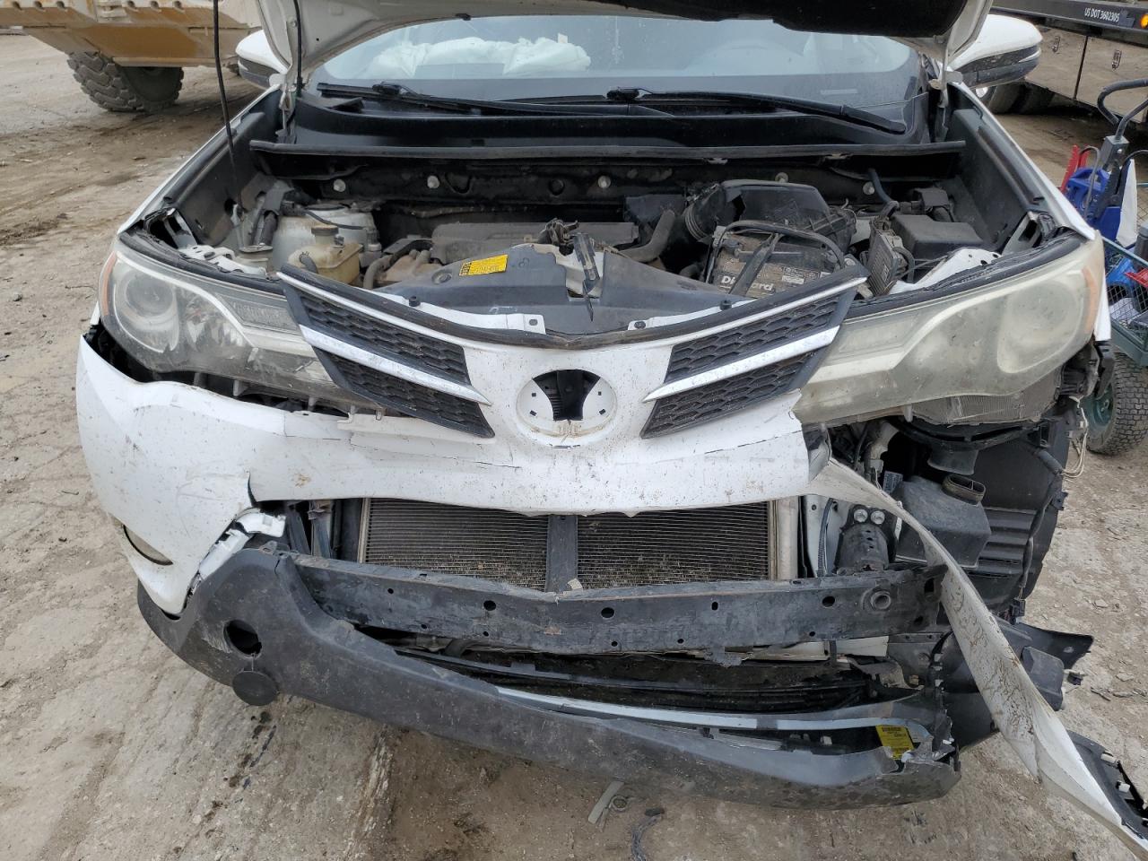 2014 Toyota RAV 4 VIN 2T3WFREV0EW100684 Copart auction photo, front end / minor dent/scratches damage thumbnail 13