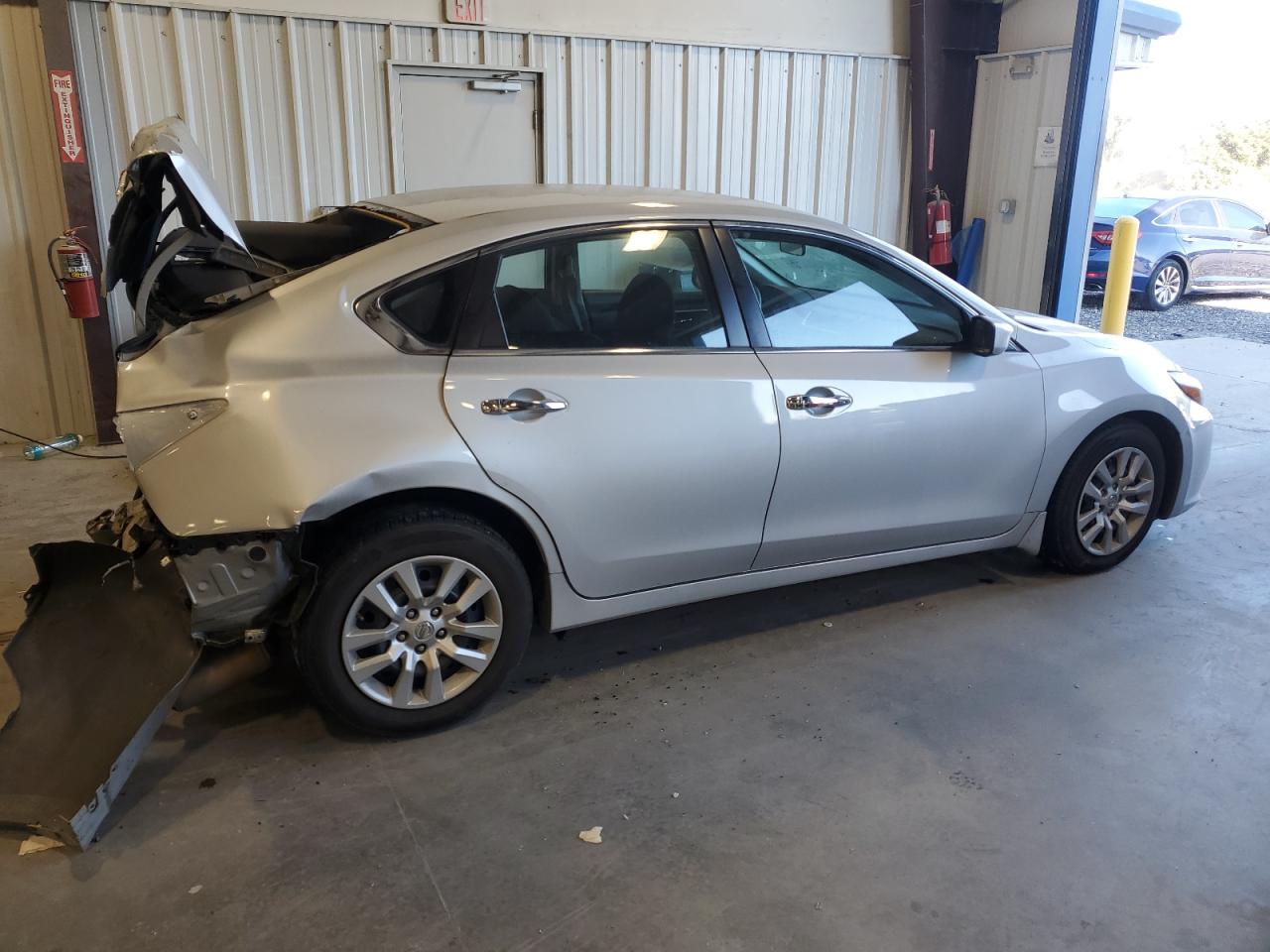 2017 Nissan Altima VIN 1N4AL3AP3HC263608 Copart auction photo, rear end damage thumbnail 3