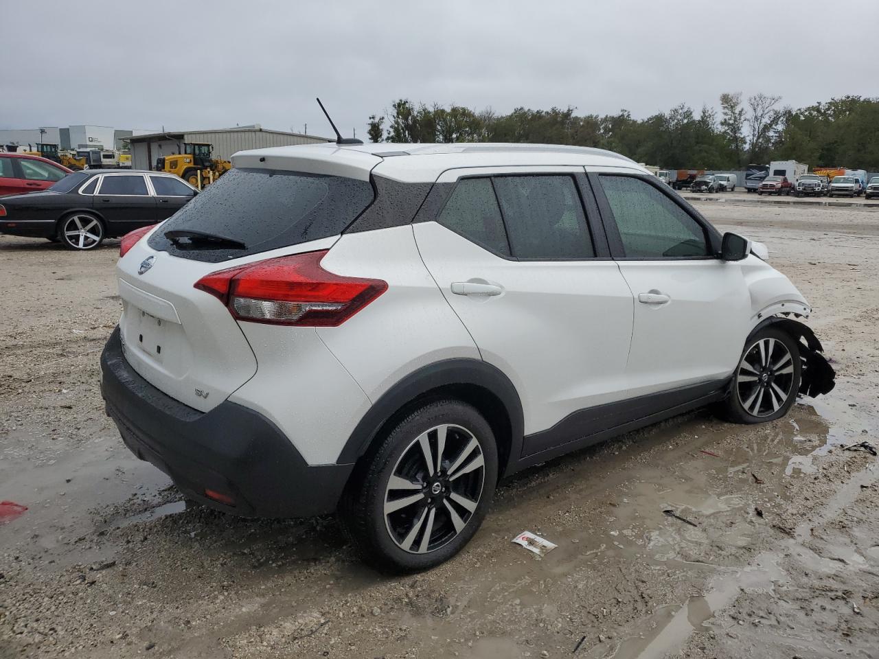 2018 Nissan Kicks VIN 3N1CP5CU5JL511019 Copart auction photo, front end damage thumbnail 3