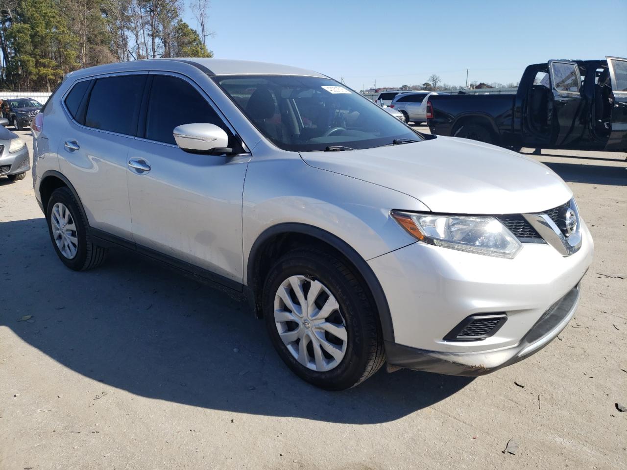 2015 Nissan Rogue VIN KNMAT2MVXFP526228 Copart auction photo, front end damage thumbnail 4