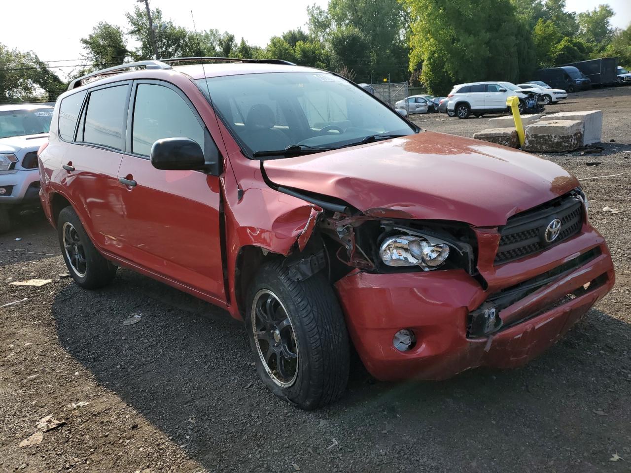 2007 Toyota RAV 4 VIN JTMBD33V976032121 Copart auction photo, front end / side damage thumbnail 4