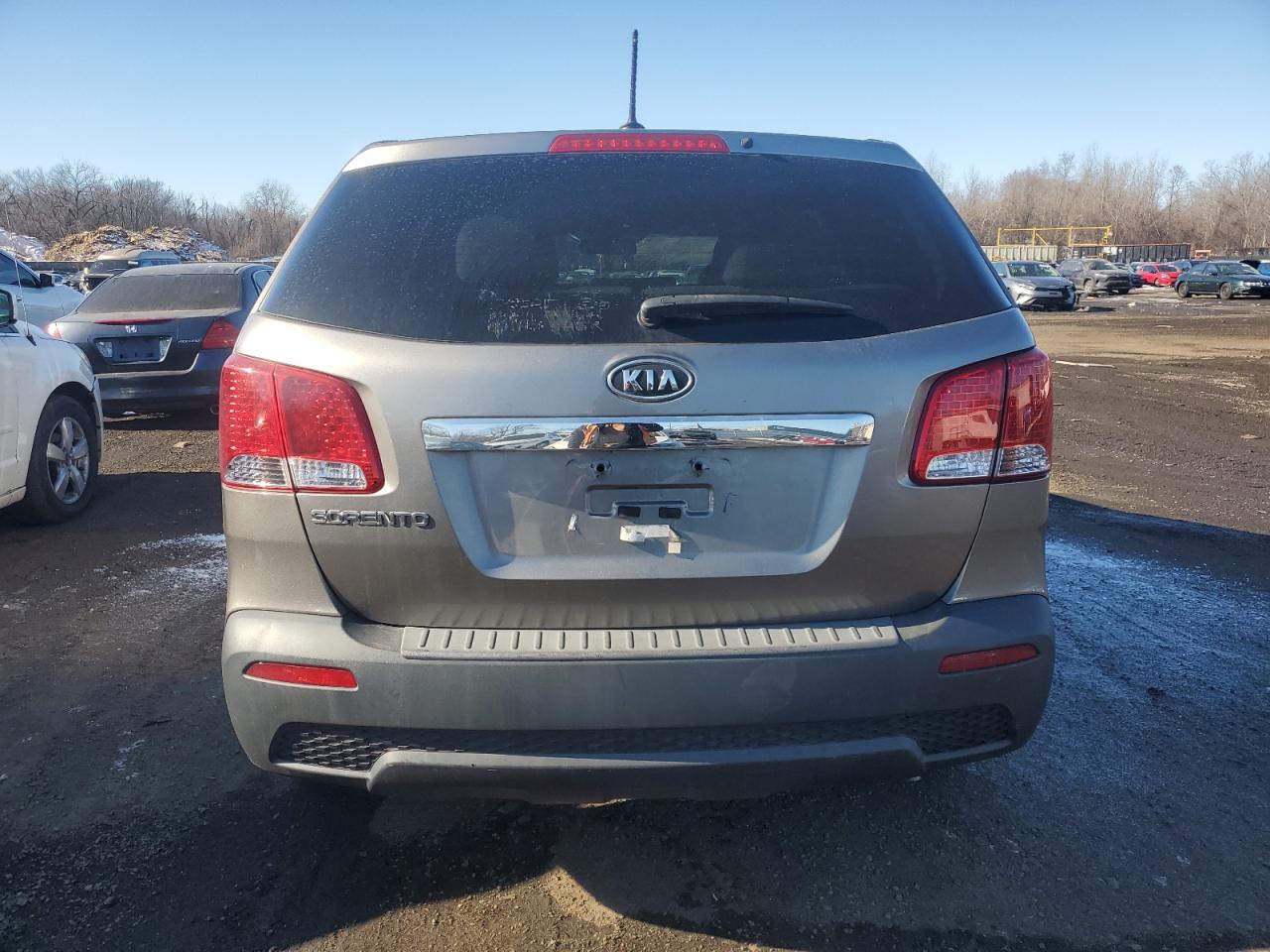 2012 KIA Sorento VIN 5XYKTDA6XCG266439 Copart auction photo, minor dent/scratches damage thumbnail 6