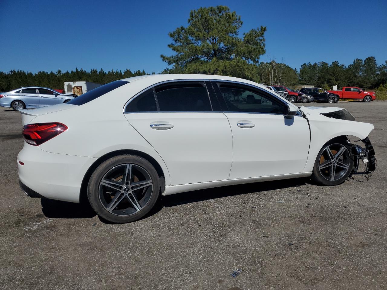 2019 Mercedes-Benz A-klasse VIN WDD3G4EB2KW000470 Copart auction photo, front end damage thumbnail 3