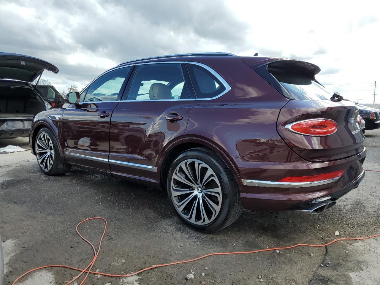2021 Bentley Bentayga VIN SJAAM2ZV4MC033785 Copart auction photo, water/flood damage thumbnail 2