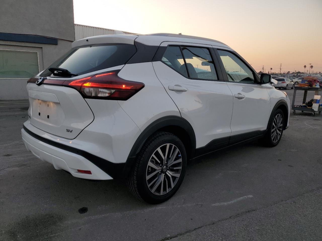 2021 Nissan Kicks VIN 3N1CP5CV4ML504303 Copart auction photo, front end damage thumbnail 3