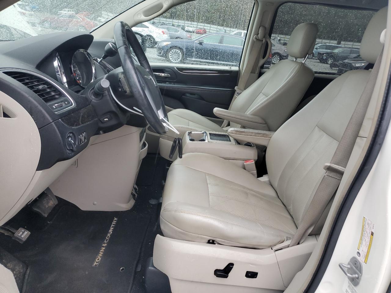 2011 Chrysler Town & Country VIN 2A4RR8DG0BR703779 Copart auction photo, front end damage thumbnail 7