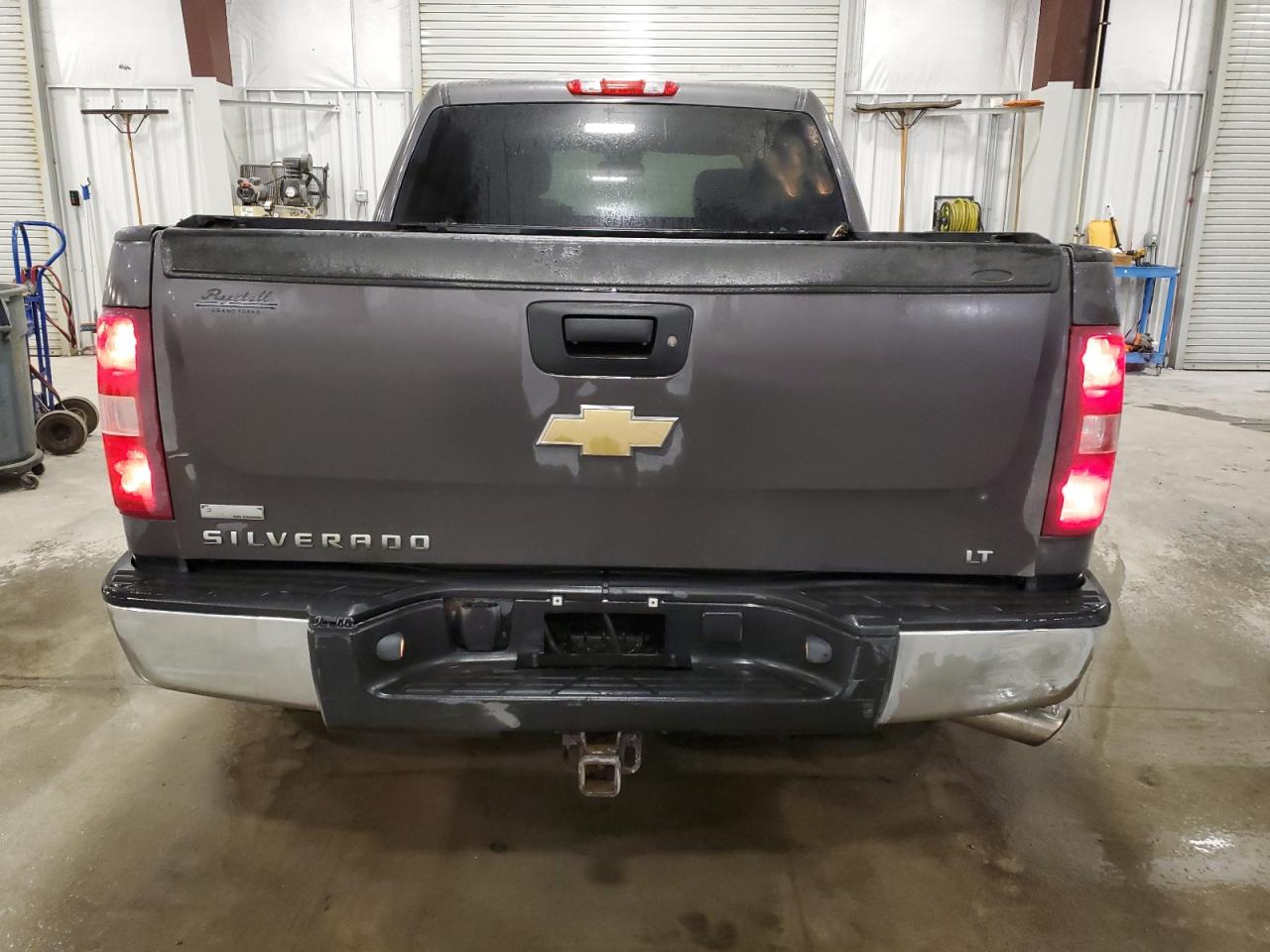 2011 Chevrolet Silverado VIN 3GCPKSE32BG292045 Copart auction photo, front end damage thumbnail 6