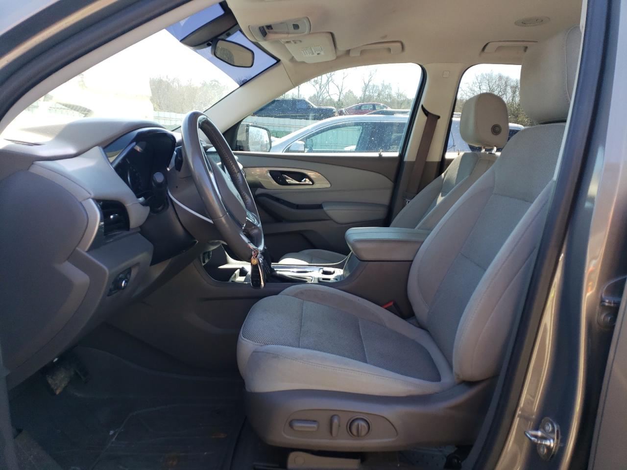 2019 Chevrolet Traverse VIN 1GNERGKW1KJ107648 Copart auction photo, front end damage thumbnail 7