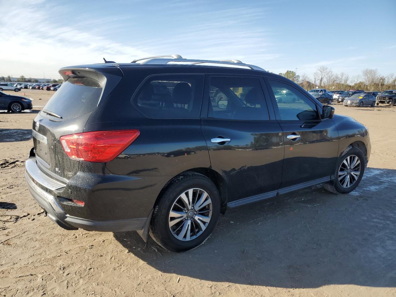 2017 Nissan Pathfinder VIN 5N1DR2MN2HC608097 Copart auction photo, minor dent/scratches damage thumbnail 3