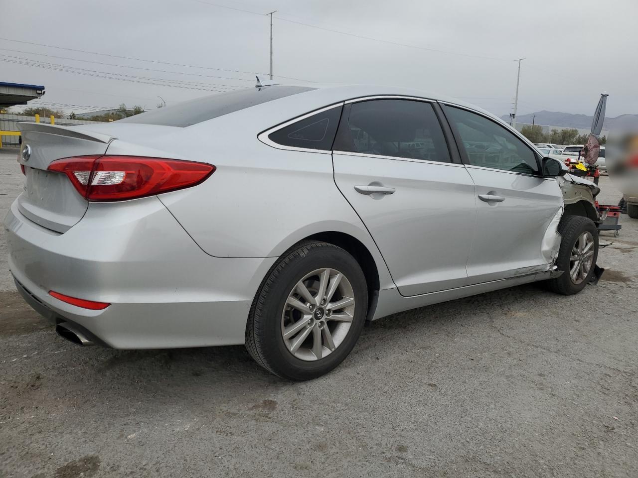 2017 Hyundai Sonata VIN 5NPE24AF3HH564301 Copart auction photo, front end / side damage thumbnail 3