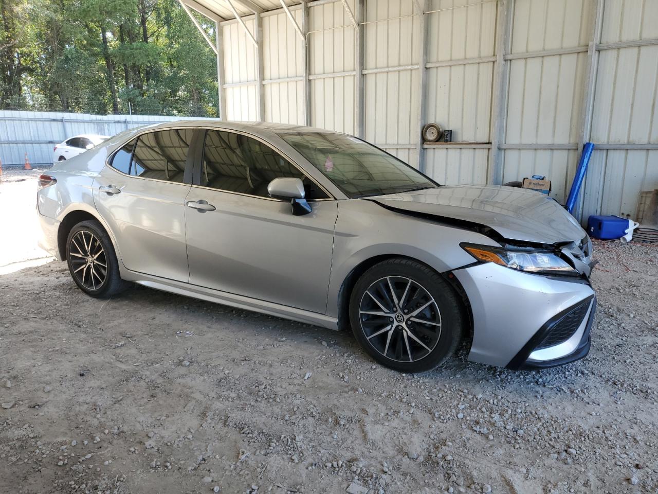 2021 Toyota Camry VIN 4T1G11AK4MU520231 Copart auction photo, front end damage thumbnail 4
