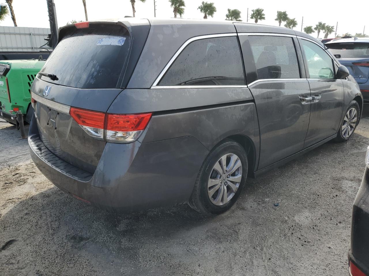 2015 Honda Odyssey VIN 5FNRL5H69FB031780 Copart auction photo, water/flood / minor dent/scratches damage thumbnail 3