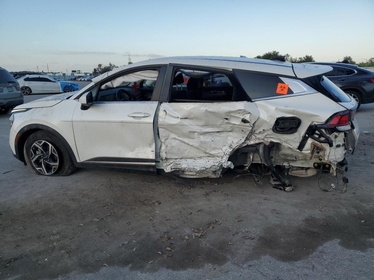 2023 KIA Sportage VIN KNDPU3AF9P7106939 Copart auction photo, side / rear end damage thumbnail 2