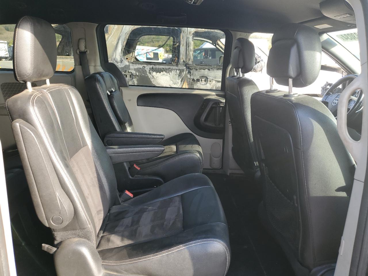 2019 Dodge Caravan VIN 2C4RDGCG9KR775404 Copart auction photo, side / rear end damage thumbnail 11