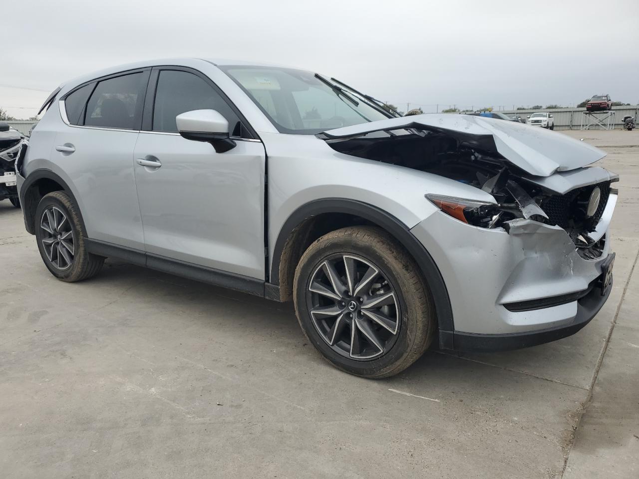 2018 Mazda CX-5 VIN JM3KFACMXJ0360901 Copart auction photo, front end / rear end damage thumbnail 4