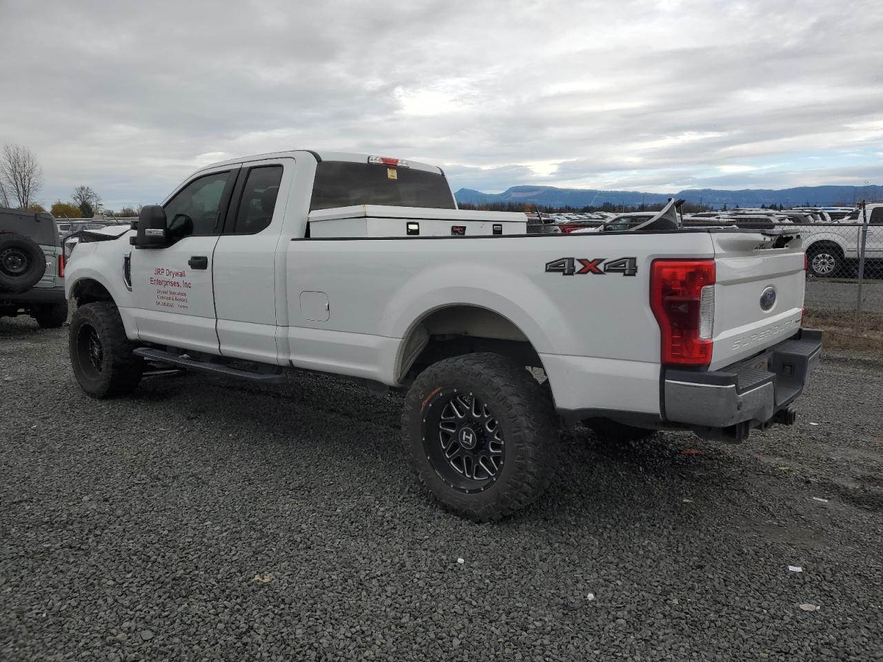 2017 Ford F250 VIN 1FT7X2B61HEC15666 Copart auction photo, front end damage thumbnail 2