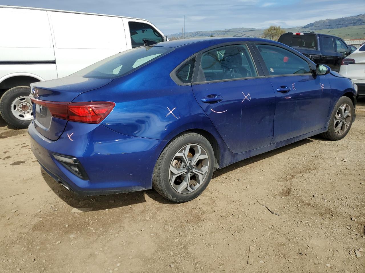 2021 KIA Forte VIN 3KPF24AD1ME268999 Copart auction photo, front end / side damage thumbnail 3