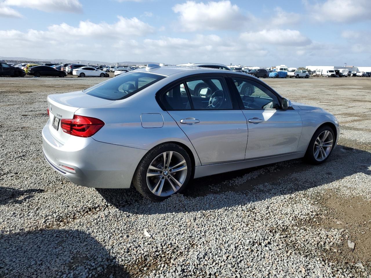 2016 BMW 3er VIN WBA8E9C51GK648104 Copart auction photo, minor dent/scratches damage thumbnail 3