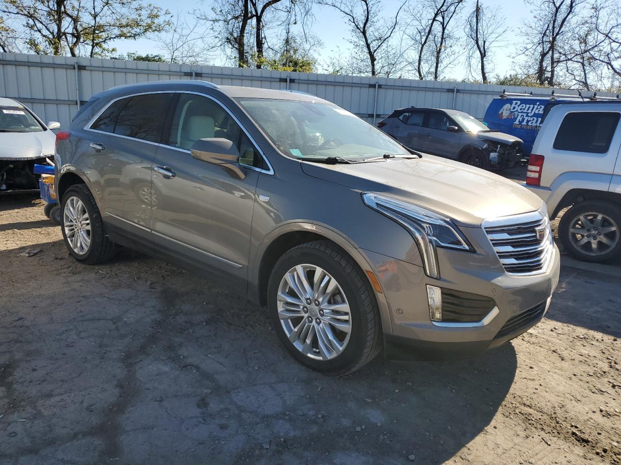 2017 Cadillac XT5 VIN 1GYKNERS9HZ273936 Copart auction photo, minor dent/scratches damage thumbnail 4