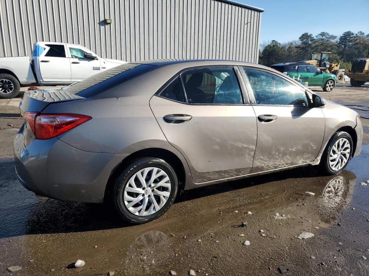 2018 Toyota Corolla VIN 5YFBURHE0JP821723 Copart auction photo, side damage thumbnail 3