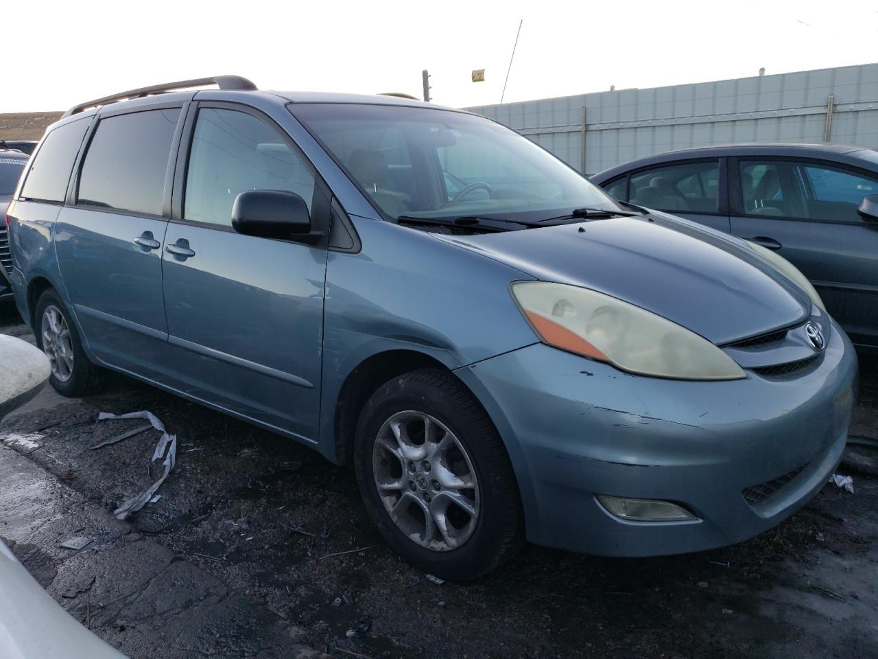 2006 Toyota Sienna VIN 5TDZA22C06S515416 Copart auction photo, front end / side damage thumbnail 4